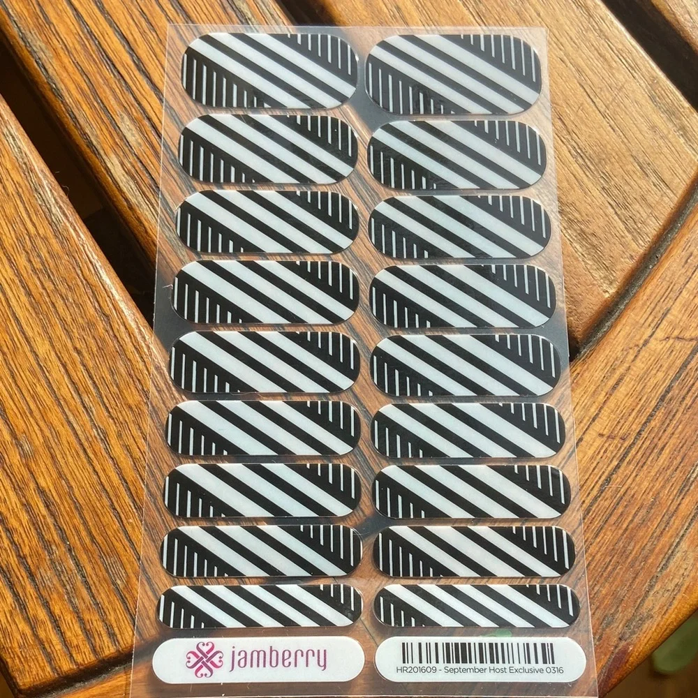 Jamberry Striped Black and White Nail Wraps